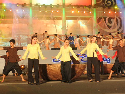 Festival Biển Nha Trang 2013 rộn r&agrave;ng ng&agrave;y khai mạc